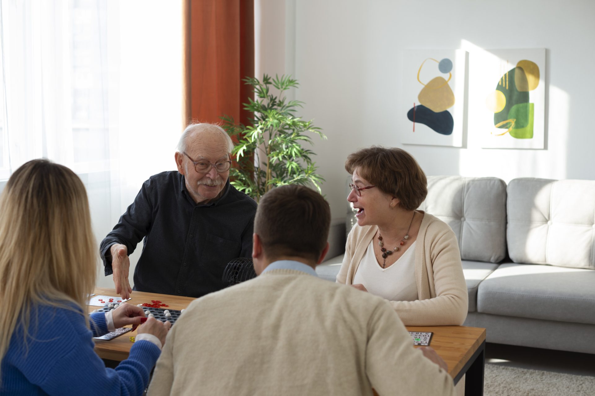 close-up-people-playing-bingo-together